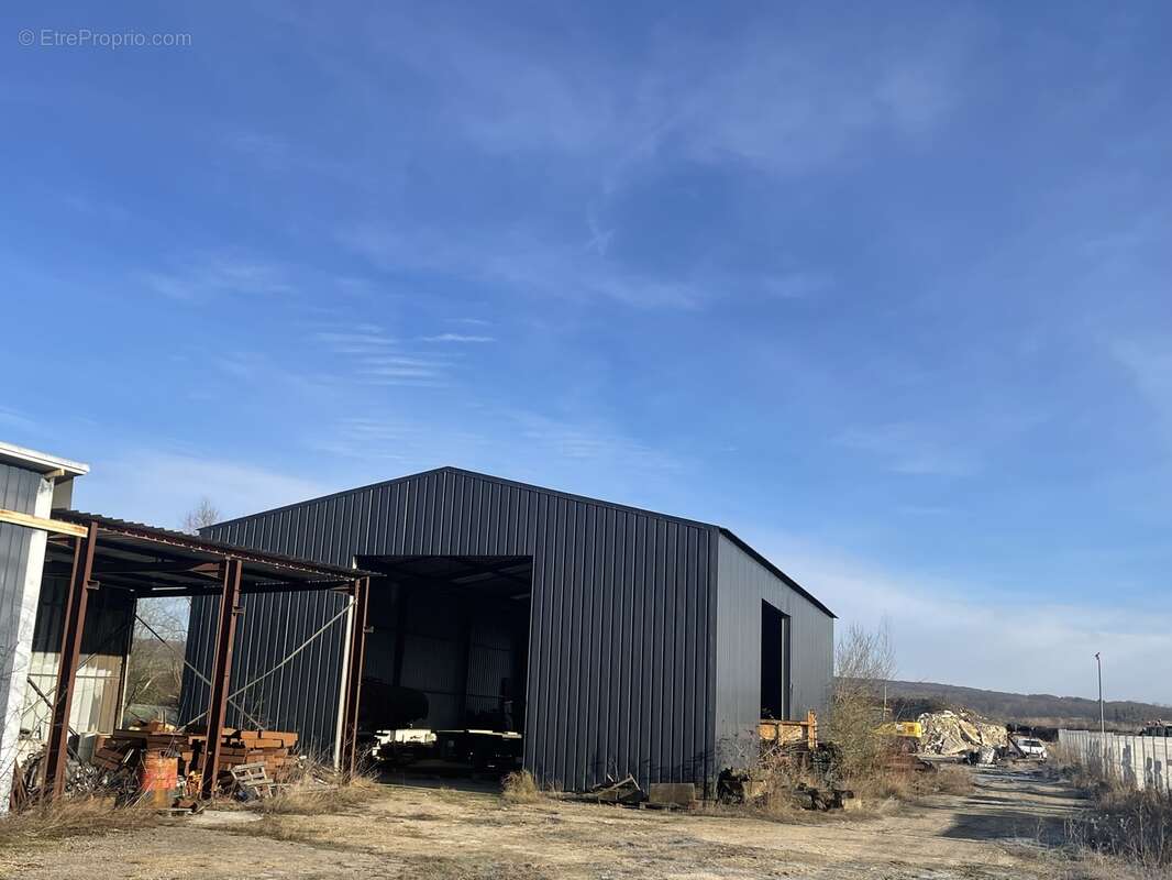 Commerce 300 m² à Warcq  - photo 14