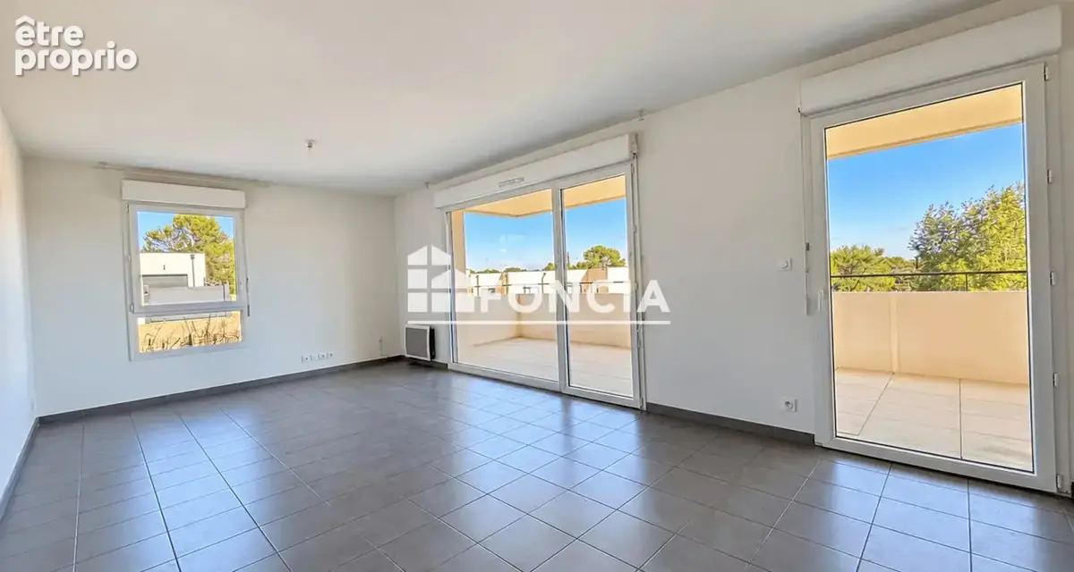 Exclusivite – appartement 3 pièces avec grande terrasse, double garage, parking et piscine - photo 2