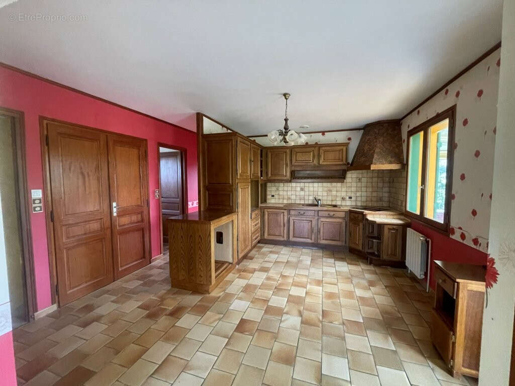 Maison à LA BAZOCHE-GOUET
