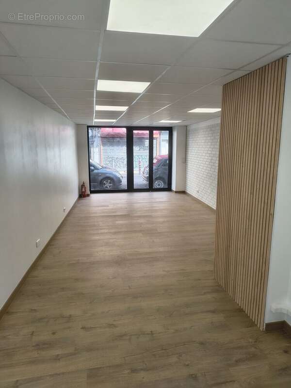 Commerce à MARSEILLE-9E