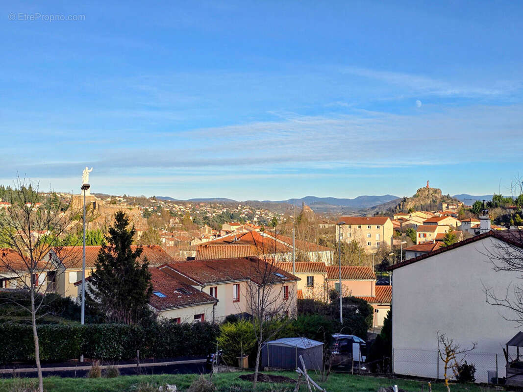 Terrain à ESPALY-SAINT-MARCEL