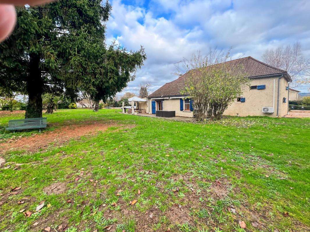 Maison à SAINT-PRIEST-BRAMEFANT