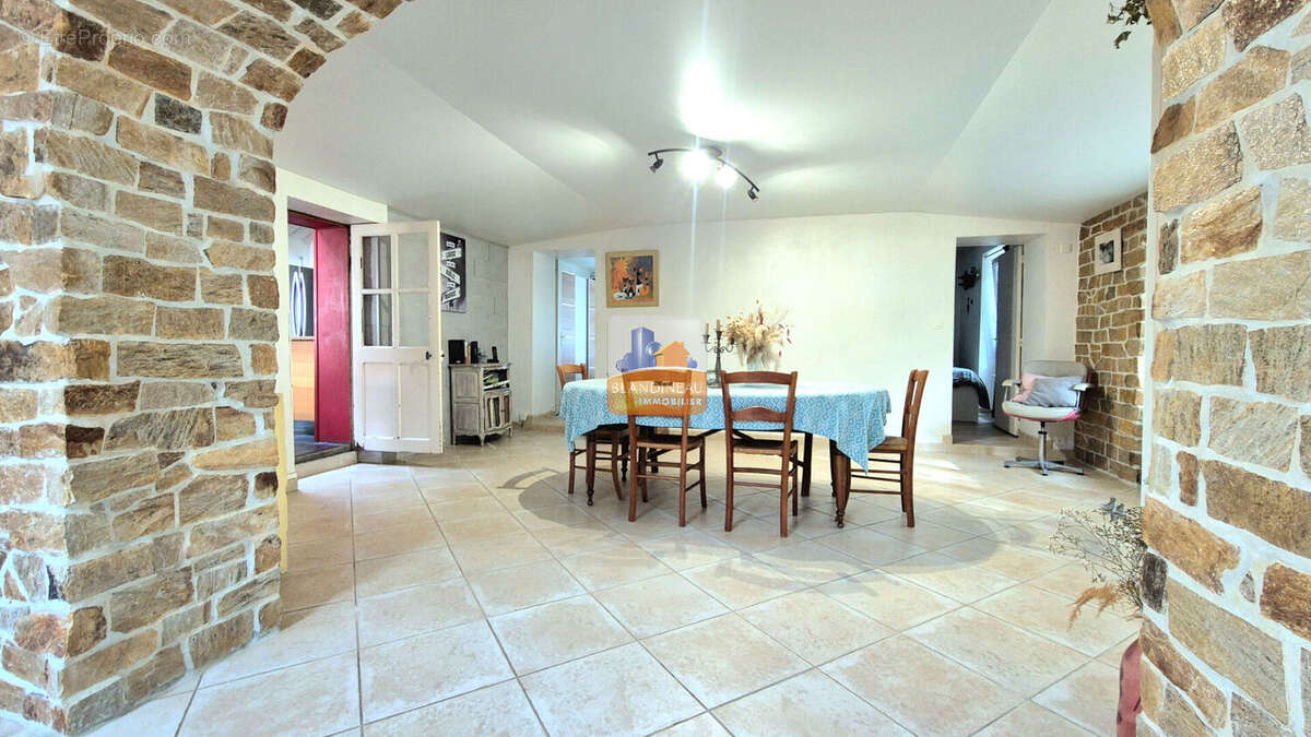 Maison à LA CHEVROLIERE