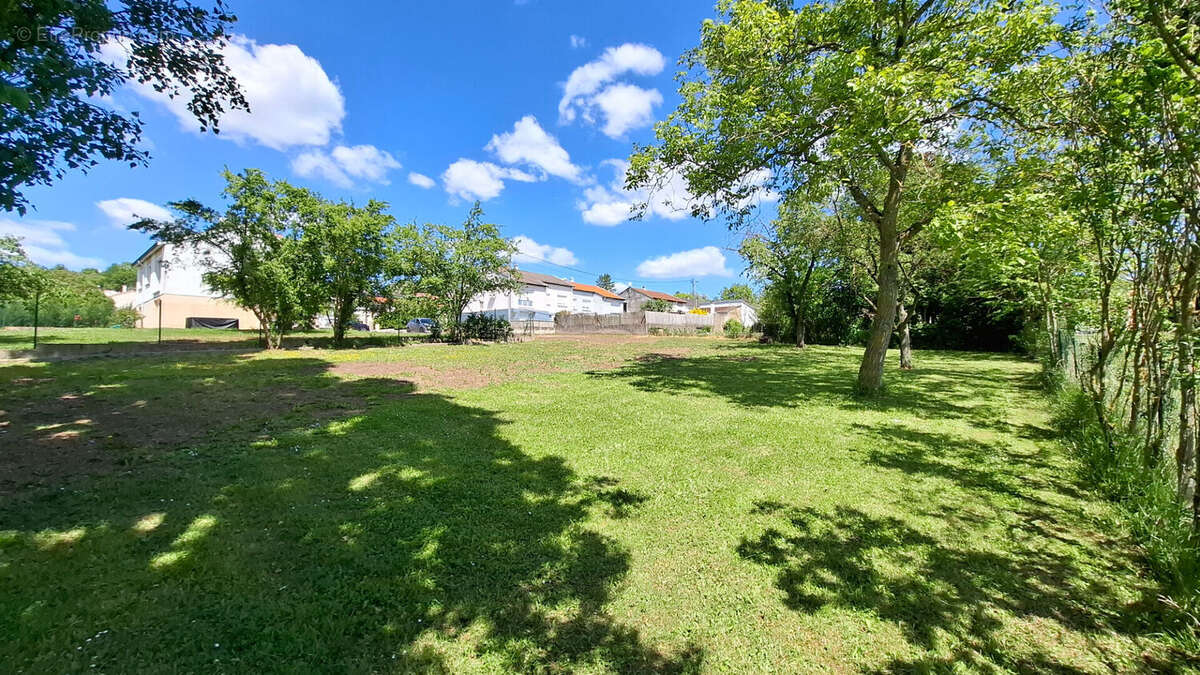 Terrain à VARANGEVILLE