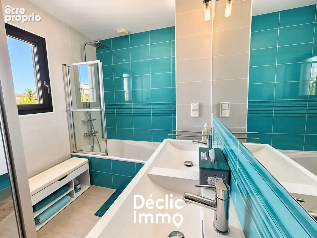 Villa contemporaine  5 chambres  piscine  vue mont saint-loup  vendue meublée - photo 15