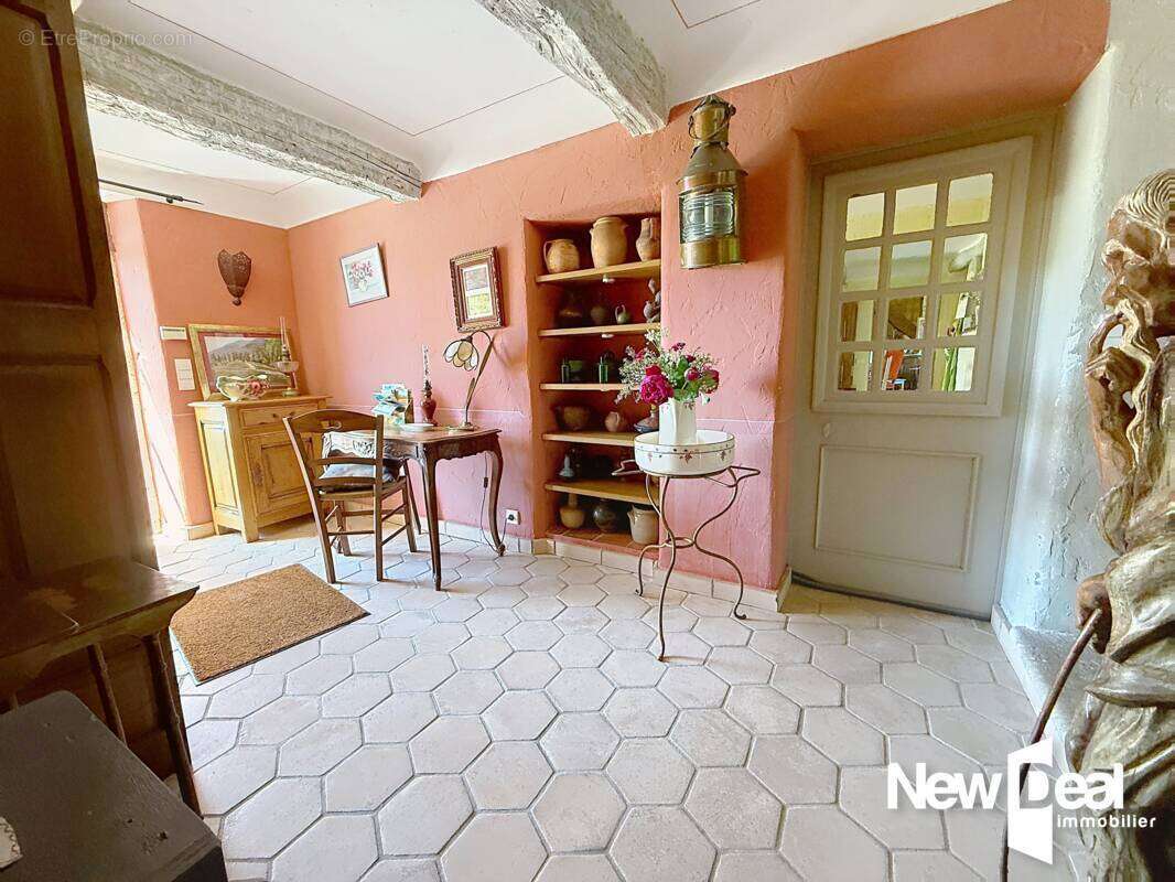 Maison à TOURRETTES