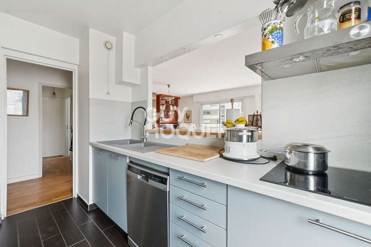 Appartement à PARIS-20E