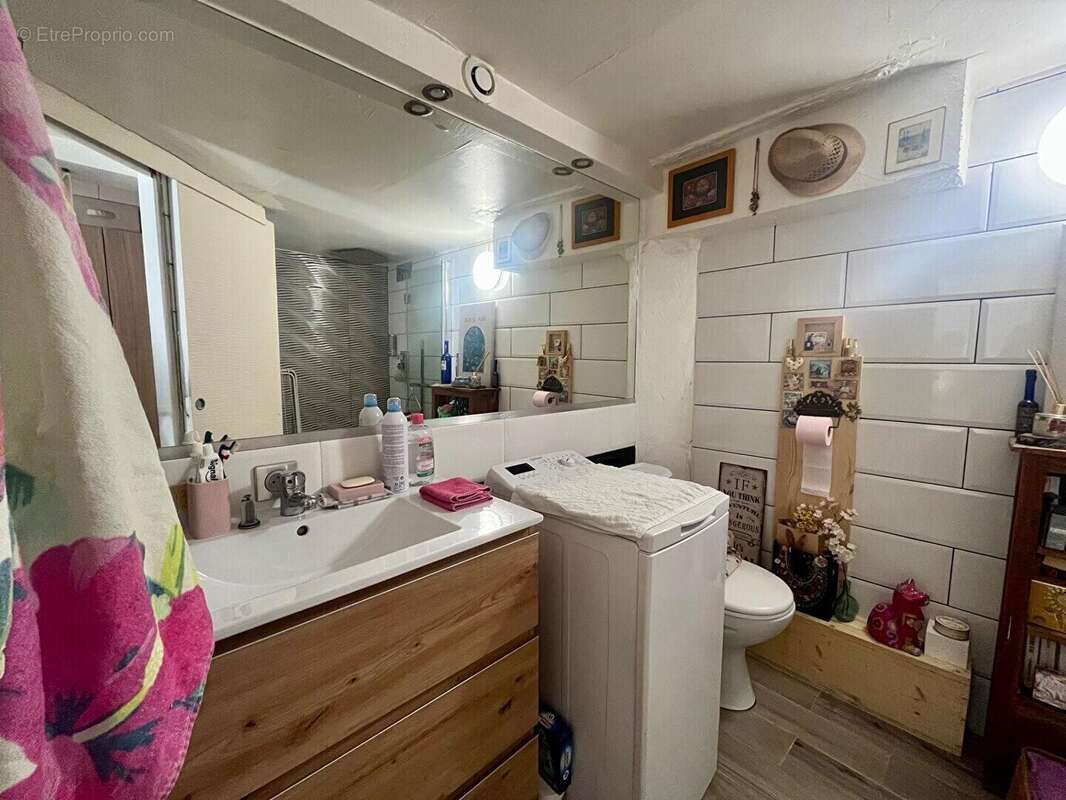 Appartement à LE MUY