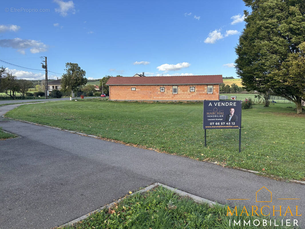 Terrain à ALAINCOURT-LA-COTE