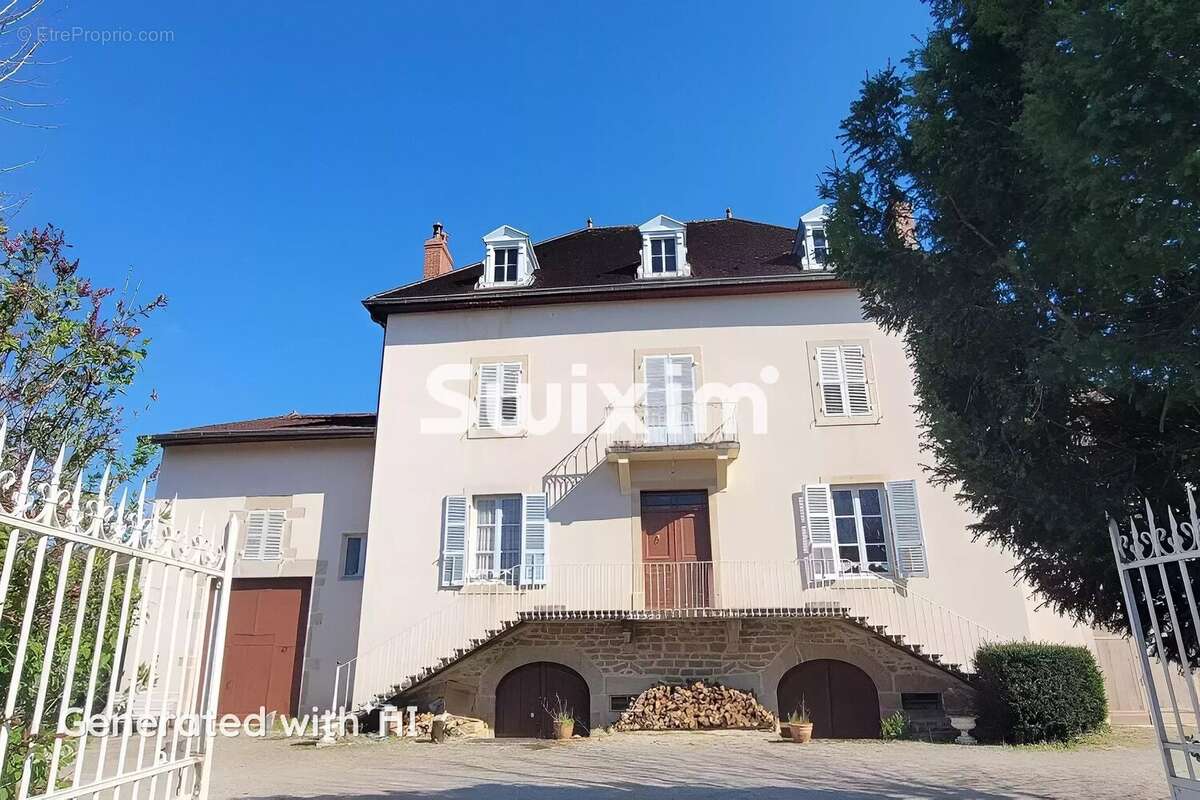 Maison à LONS-LE-SAUNIER