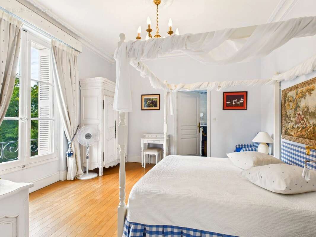 Maison à TOURNON-SAINT-PIERRE