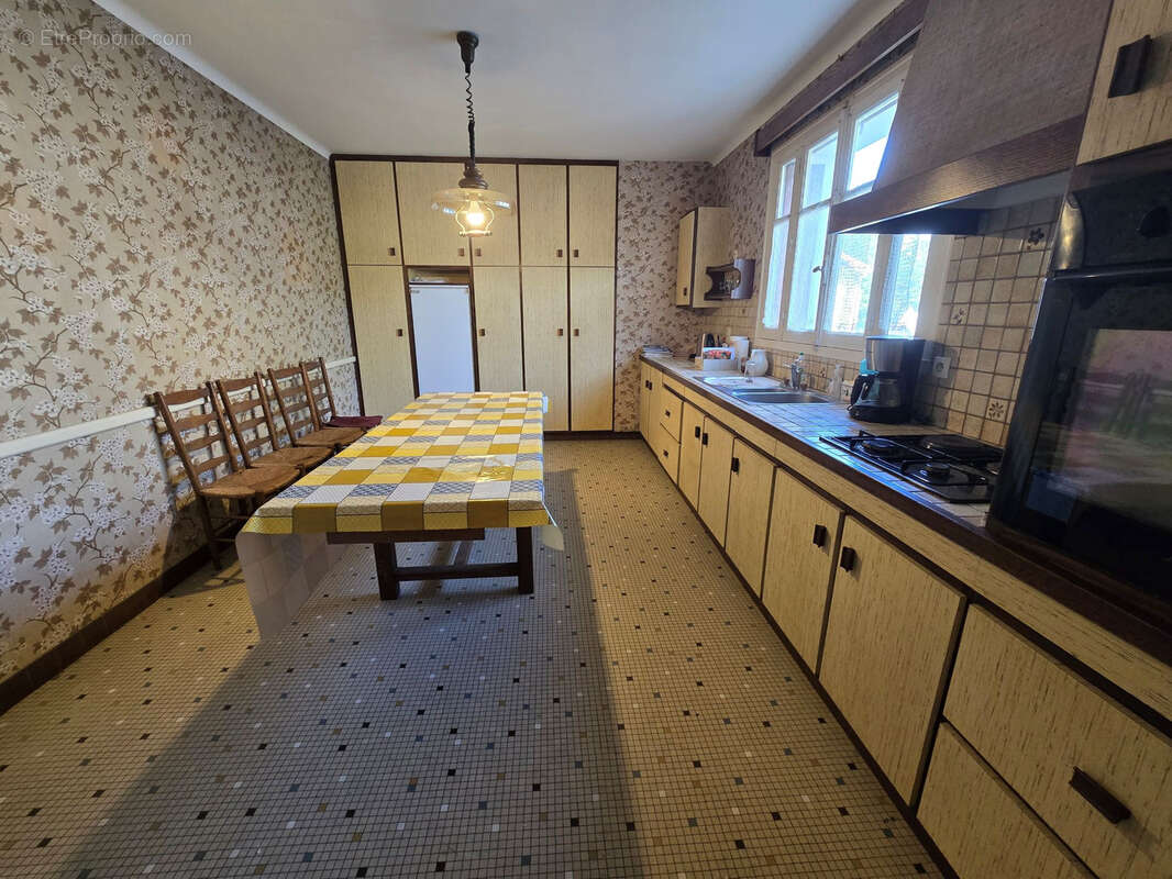 Maison à MONNIERES
