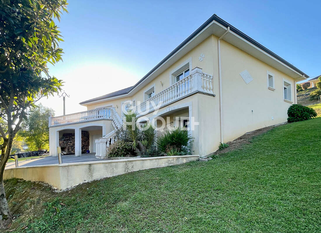 Maison à VIELLENAVE-D&#039;ARTHEZ