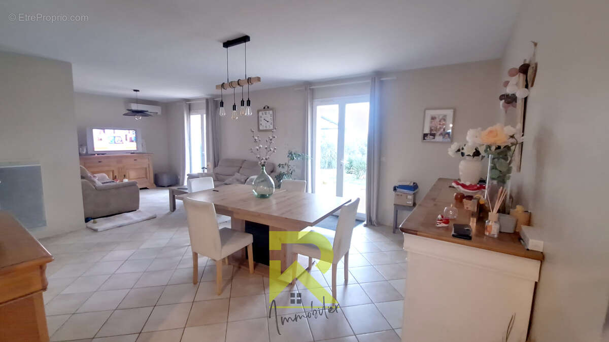 Maison à CONILHAC-CORBIERES