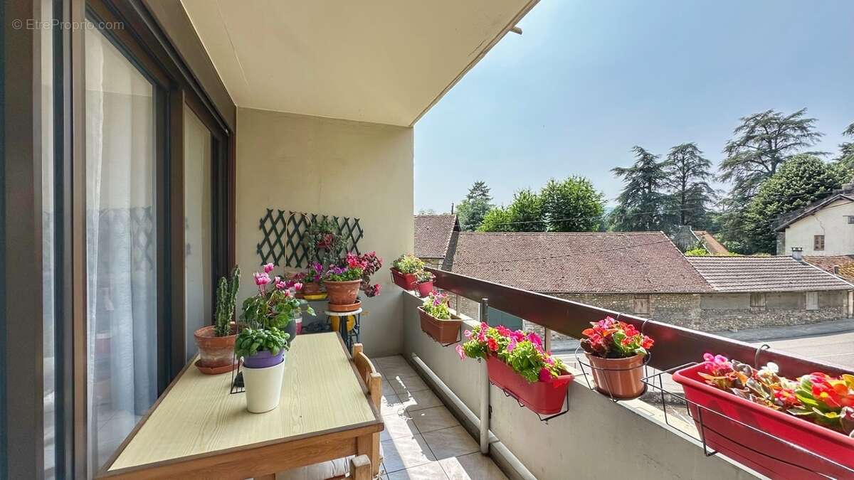 Appartement à RIVES