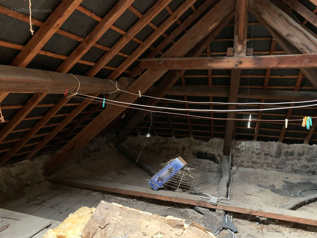 Maison à ESPINASSE