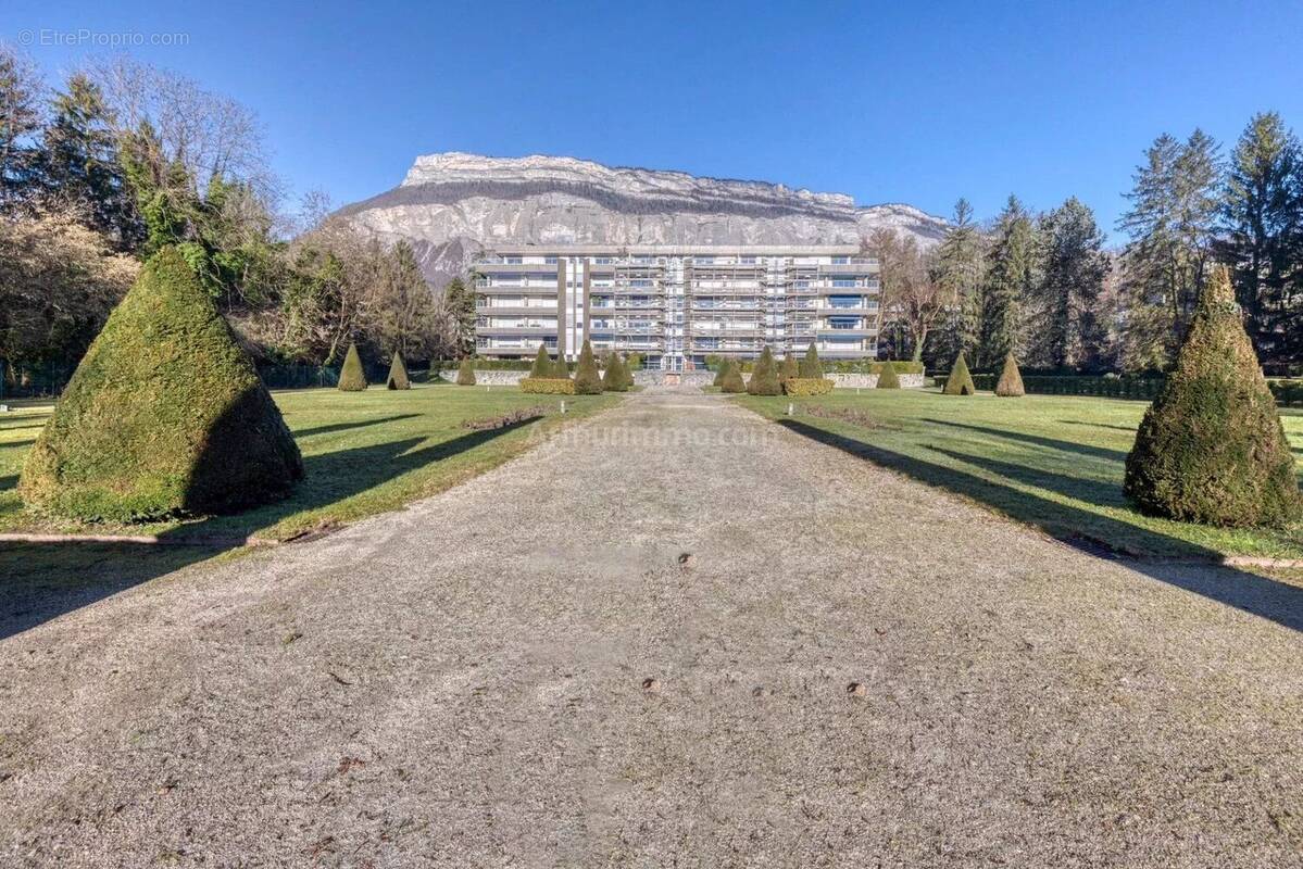 Appartement à MEYLAN