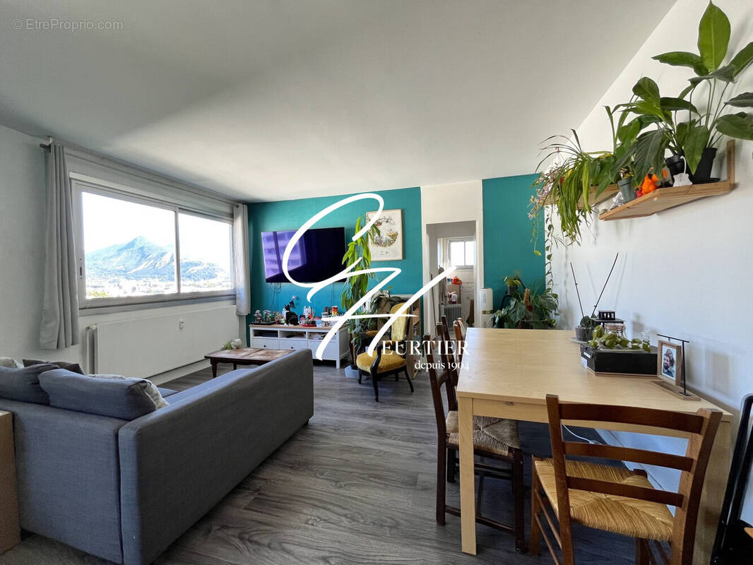 Appartement à SEYSSINET-PARISET