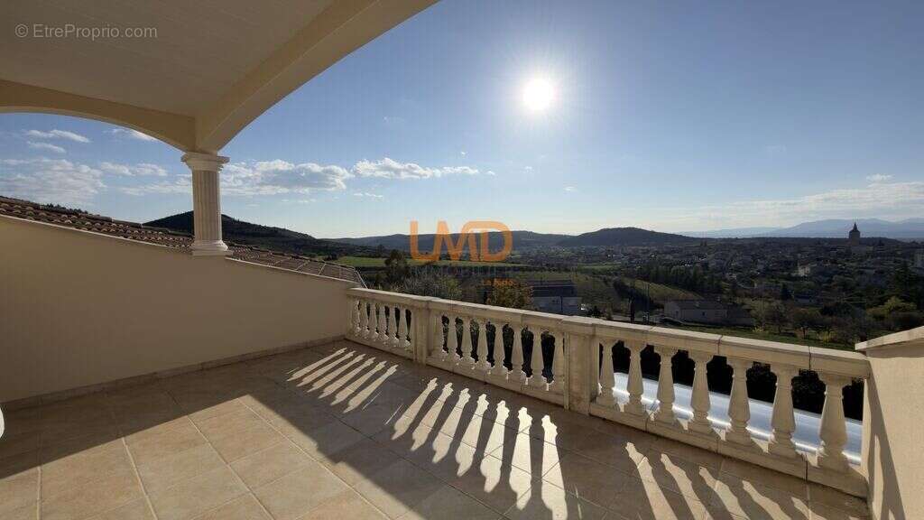 Domaine avec gîtes + villa de standing + 7 000 m² constructibles - photo 11