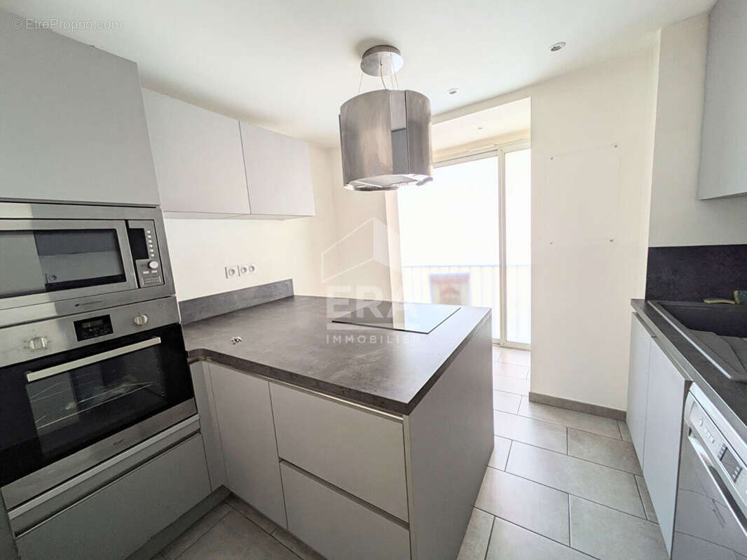 Appartement à MARSEILLE-4E