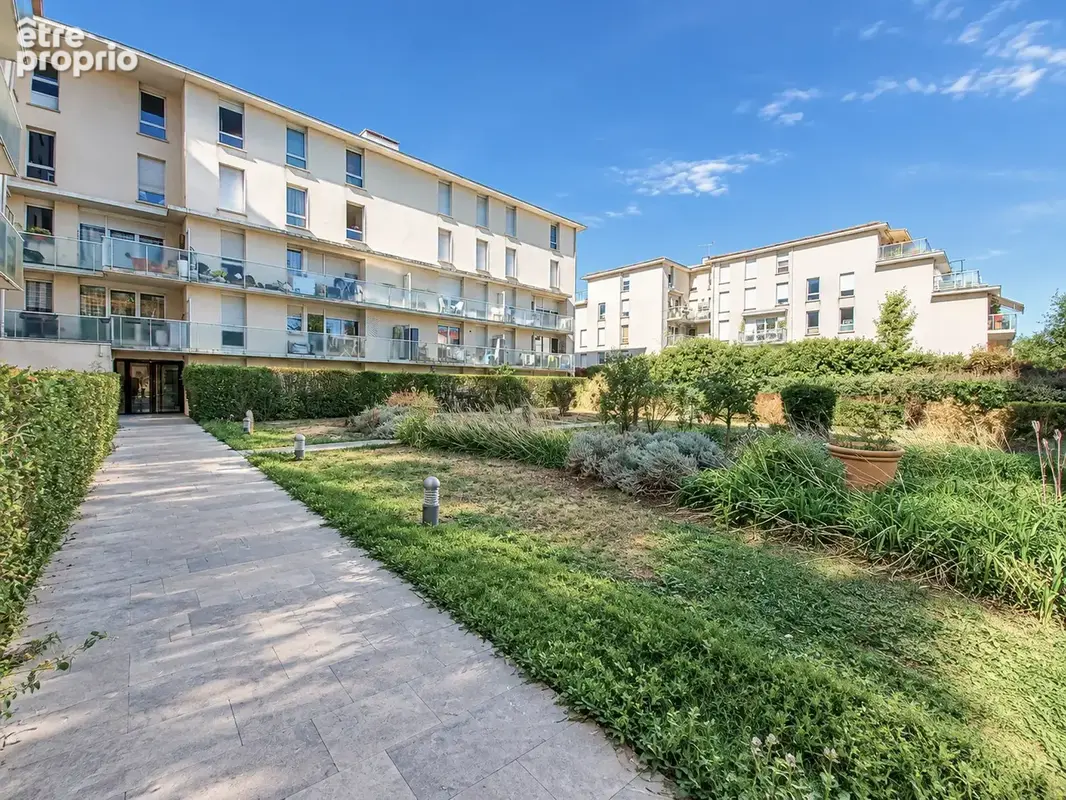 Élégance en rez-de-chaussée avec terrasse et jardin privatif - photo 9