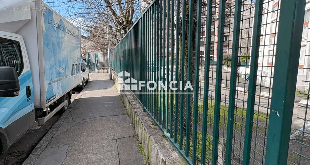 Parking à SAINT-DENIS