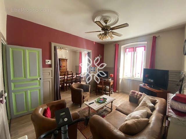 Maison familiale avec sous-sol complet et jardin - photo 5