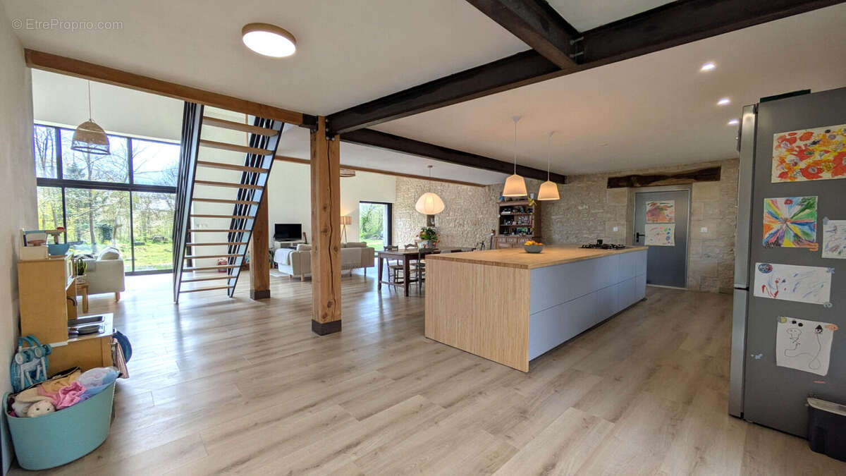 Maison à SAINT-MARTIN-L'ARS