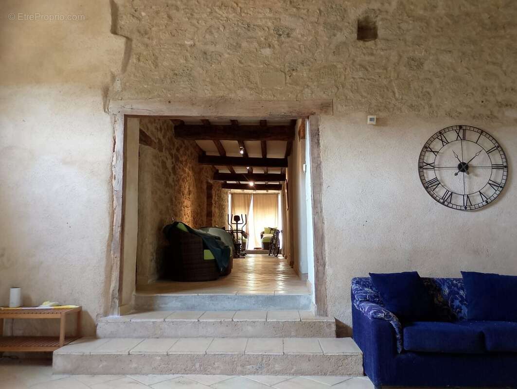 Haute Garonne, Maison de campagne isolée avec caractéristiques originales, vues panoramiques, couloir et escaliers en pierre Secluded Country House with Original Features, Scenic Views, hallway, stone steps - Maison à BOULOGNE-SUR-GESSE