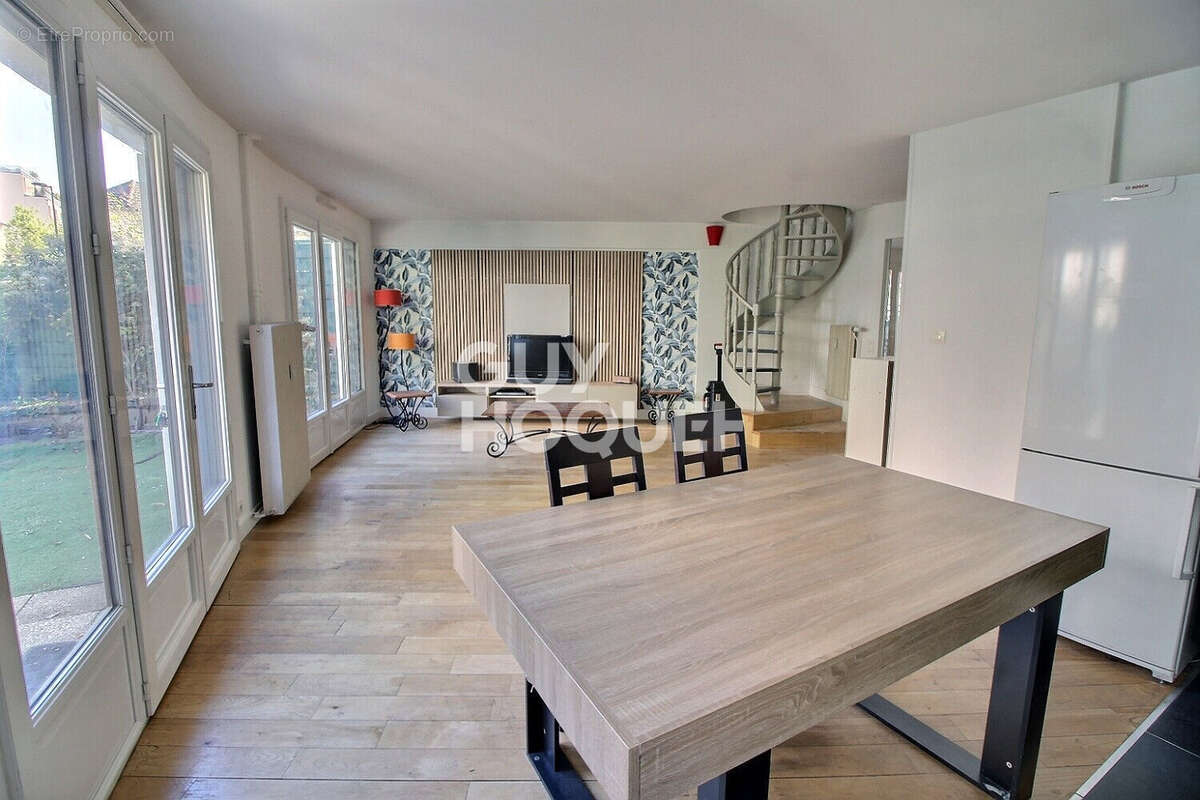 Appartement à PUTEAUX