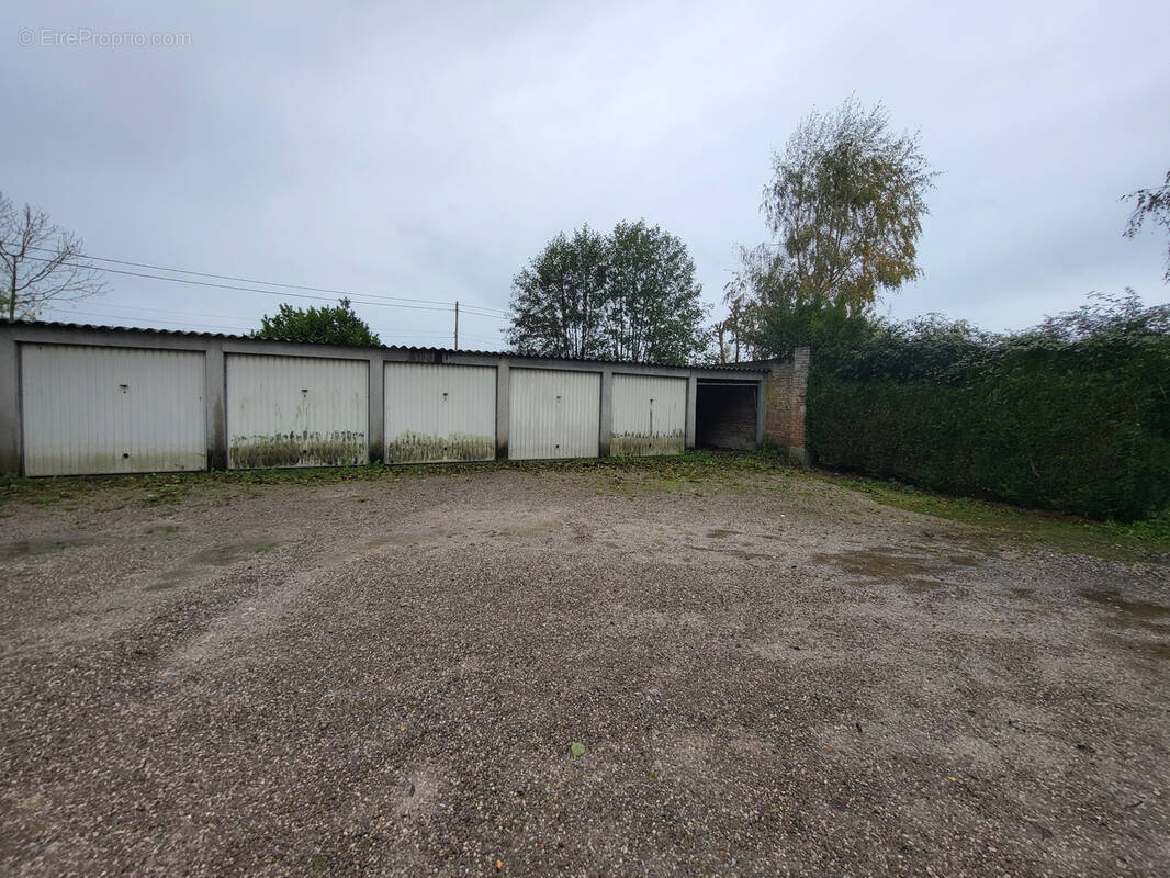 Parking à CLAIRMARAIS