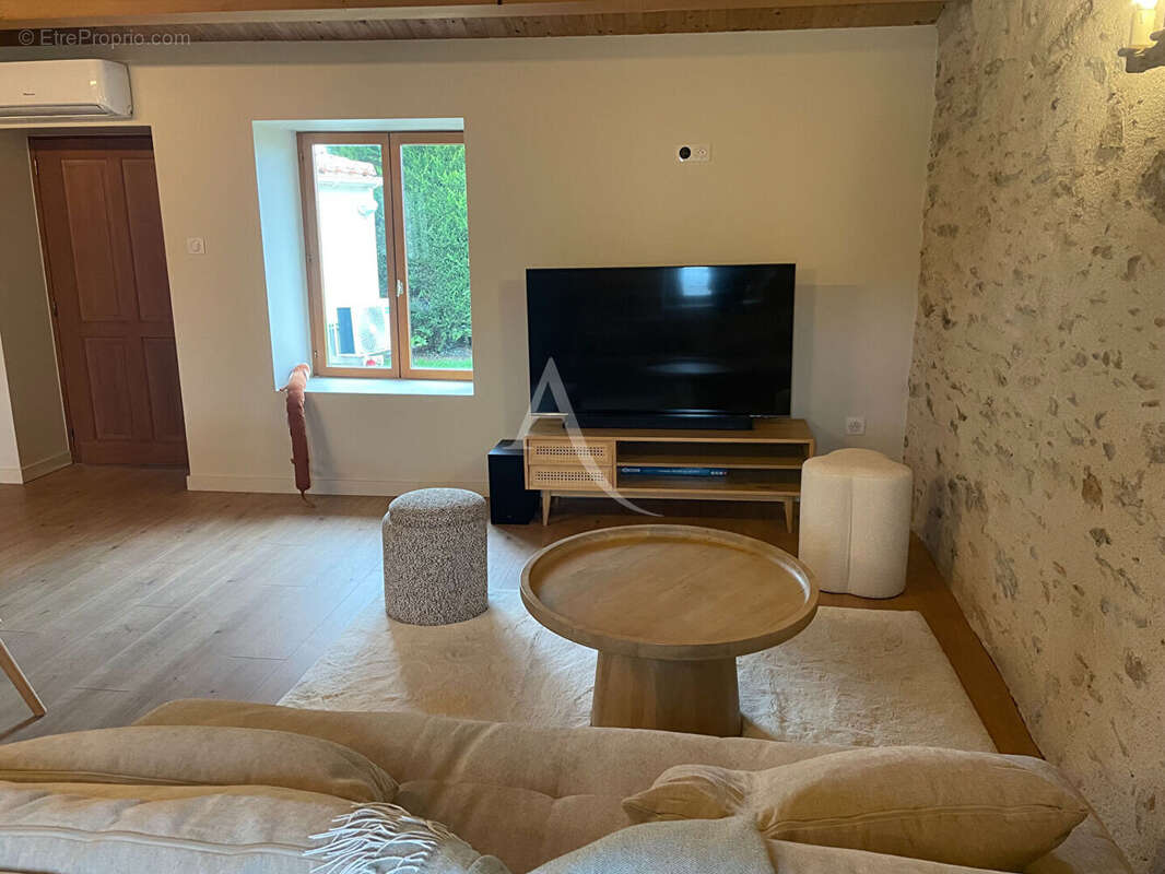 Maison à LA CHAIZE-GIRAUD