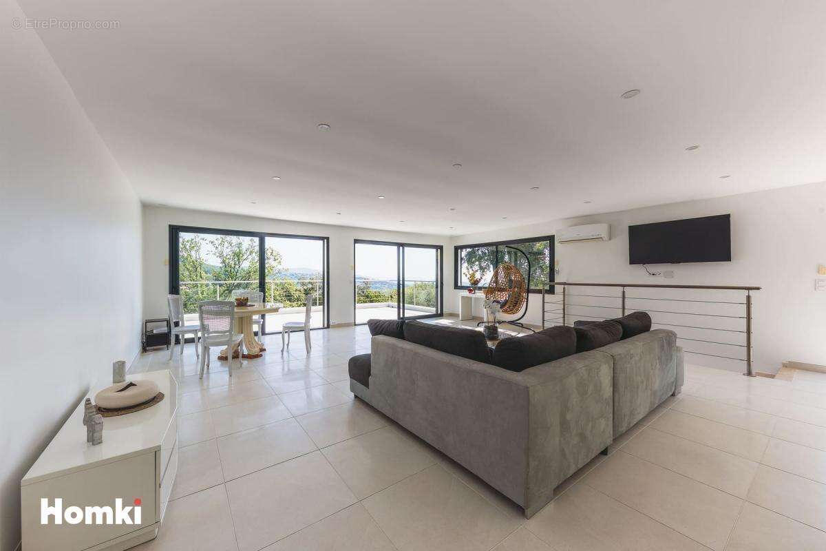 Maison/Villa T4 de 124 m² à Les Adrets-de-l'Estérel 83600 - photo 4