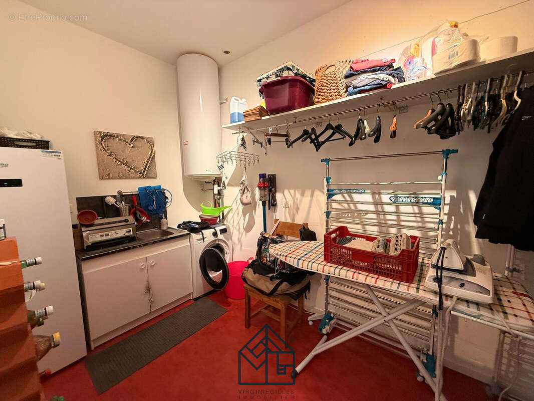Appartement spacieux avec immense terrasse, centre ville, au calme - photo 13
