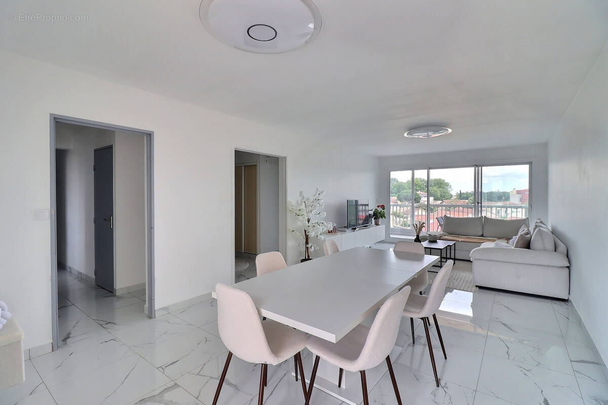 Appartement à LUNEL