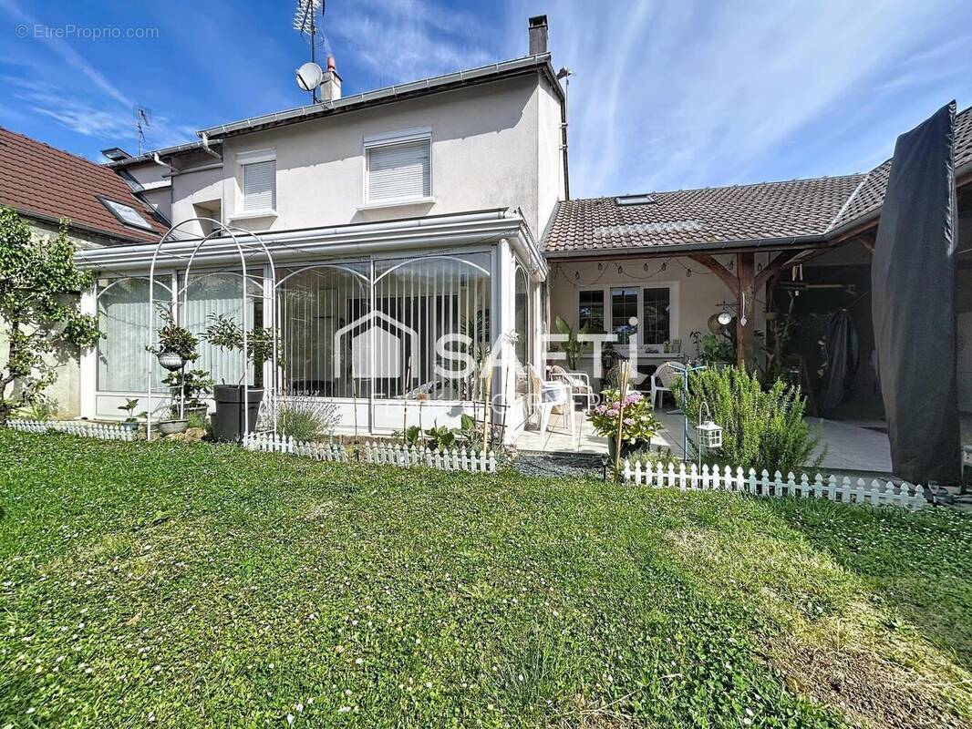 Maison 148 m² à Chevry-Cossigny  - photo 1
