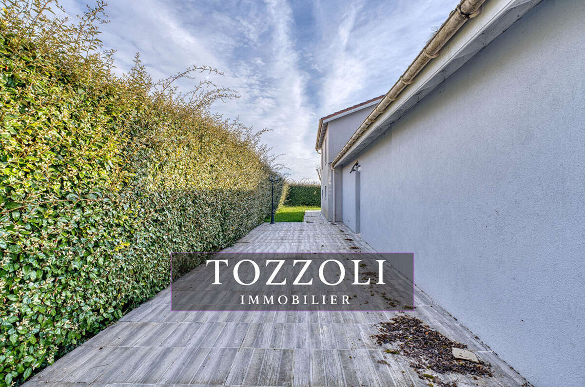 Maison à L'ISLE-D'ABEAU