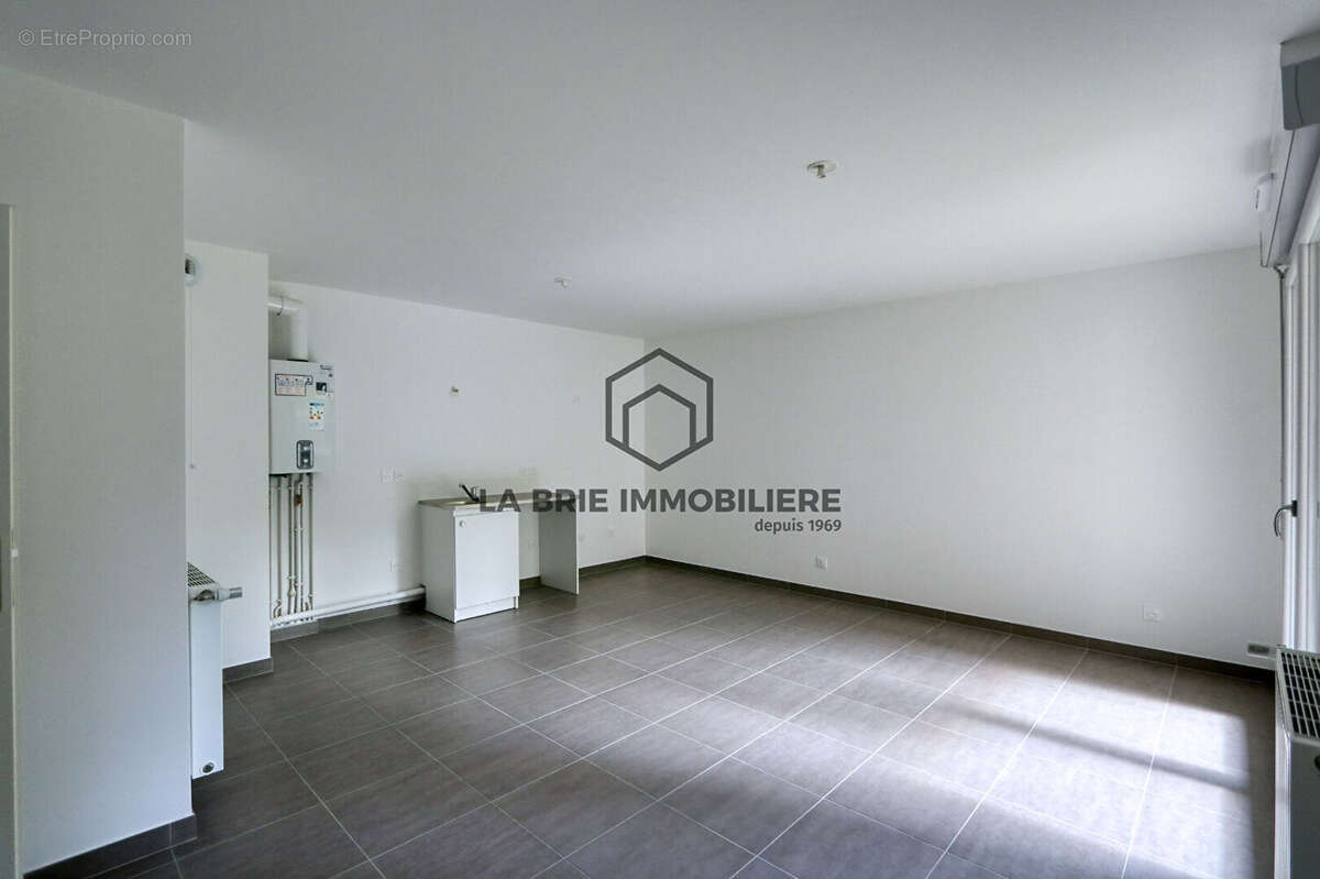Appartement à PONTAULT-COMBAULT