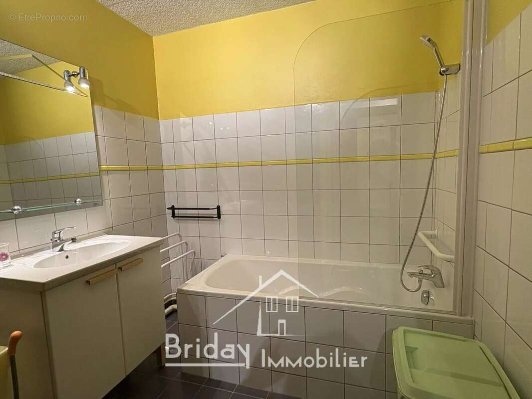 Appartement T2 meublé , centre de Tassin - photo 9