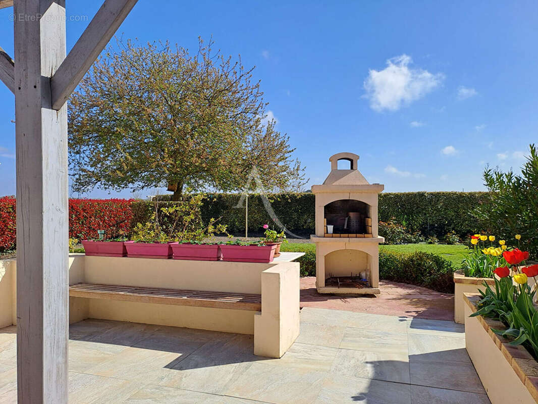 Maison à COMMEQUIERS