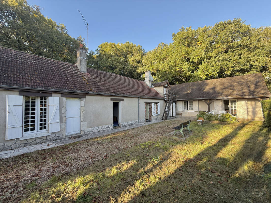 Maison à CHAUMONT-SUR-LOIRE