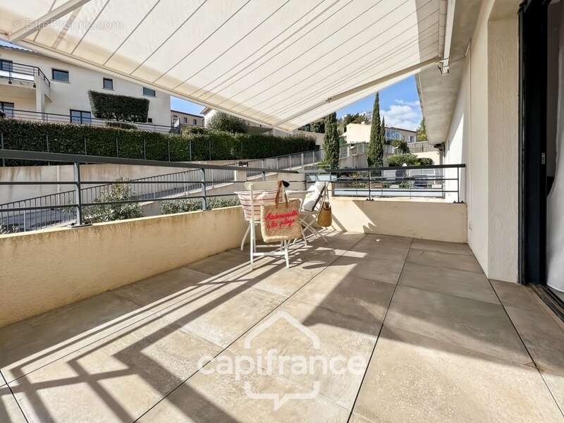 Appartement à BORMES-LES-MIMOSAS