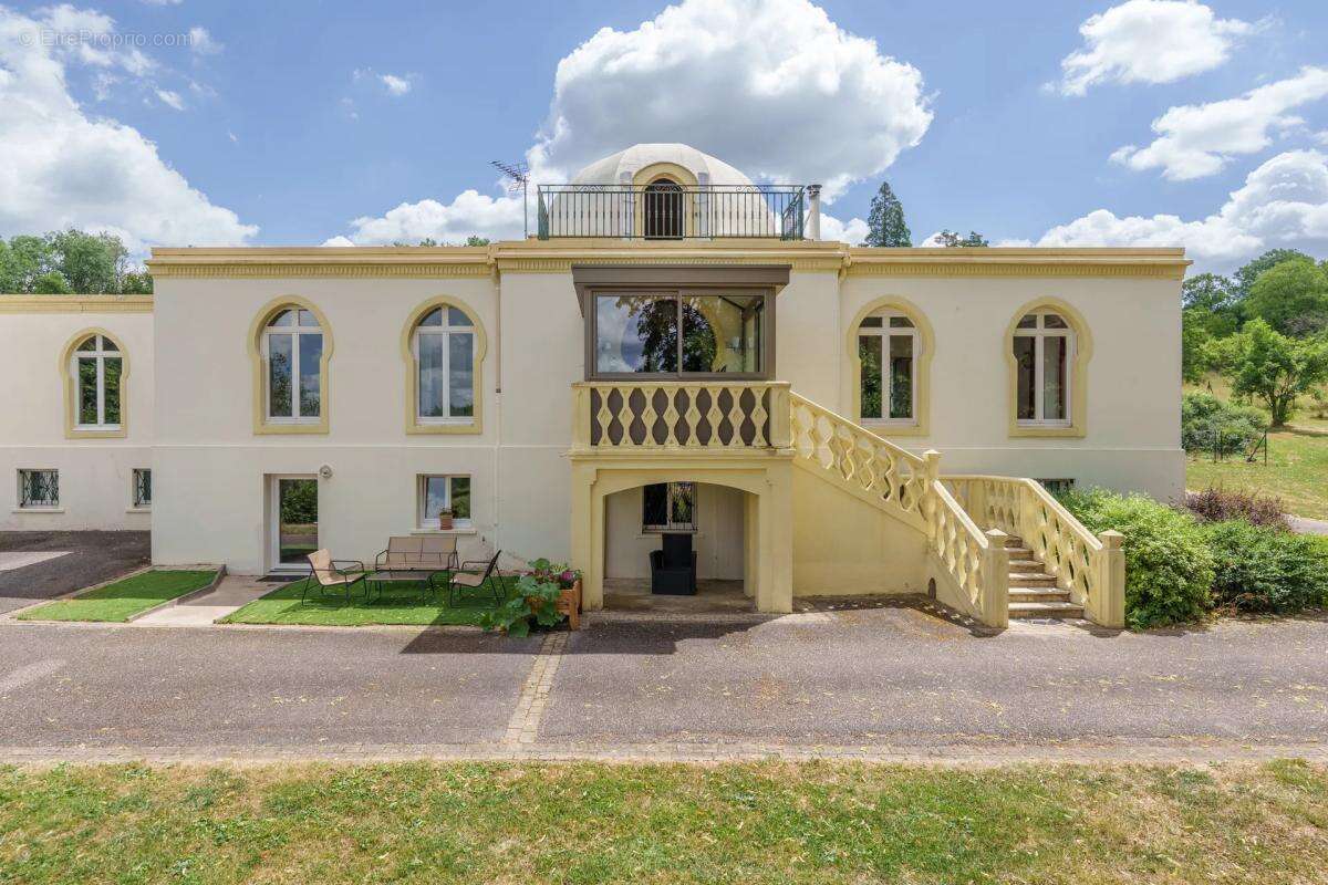 Maison à MIRECOURT