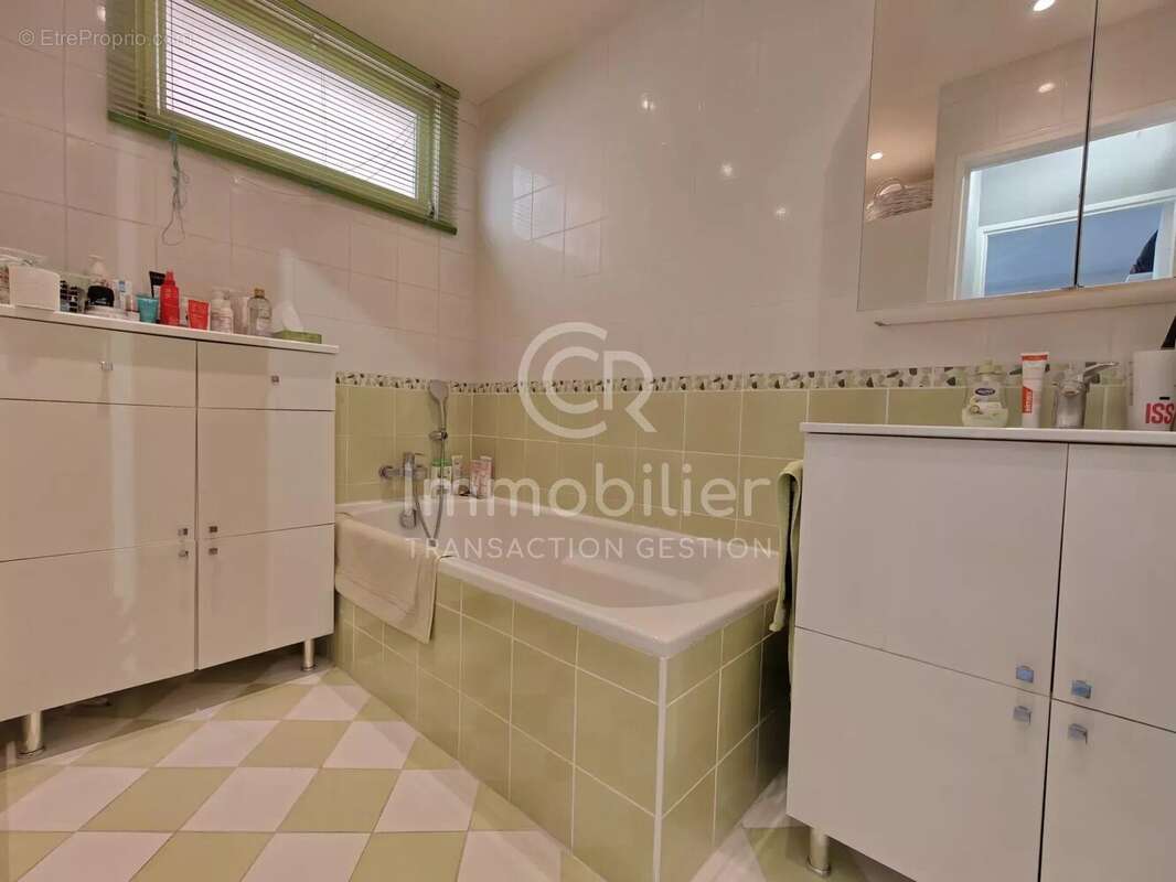 T4  de 95m²  - Parking et Cave - photo 10