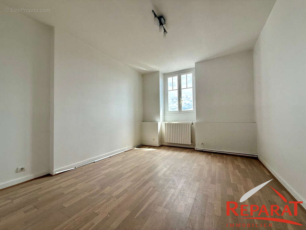 Appartement 160 m² à Brive-La-Gaillarde  - photo 3