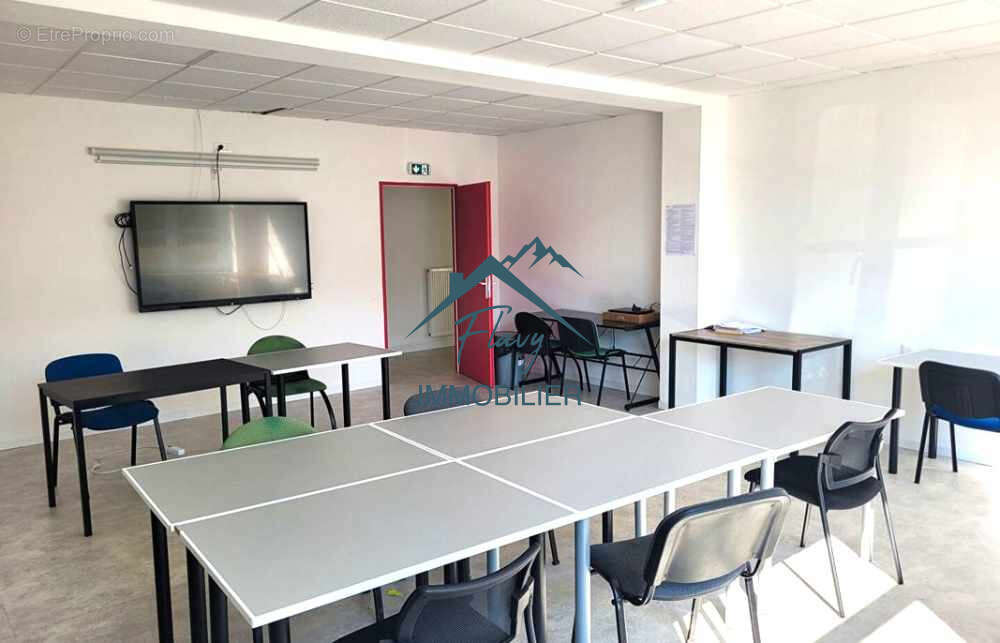 Autre à LE SYNDICAT