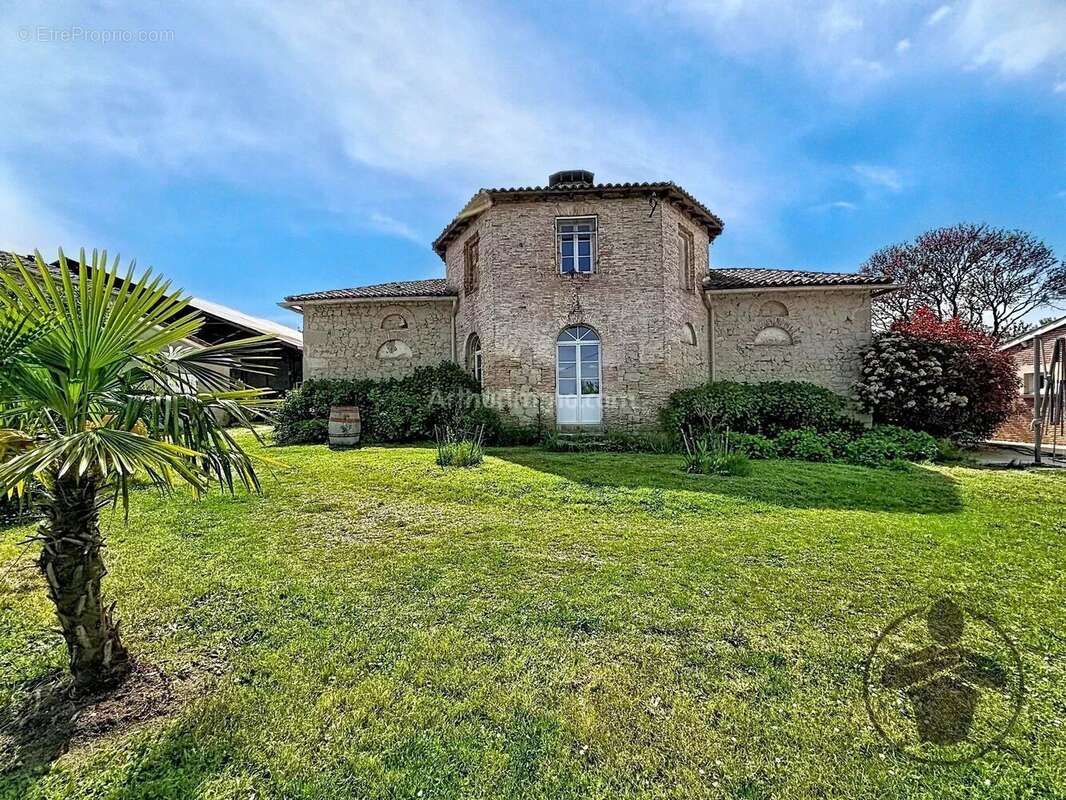 Maison à SAINT-MARTIN-DE-COUX