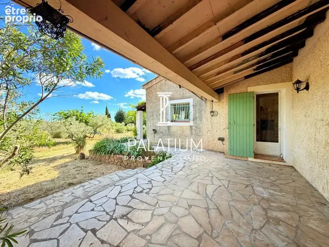 Villa traditionnelle de plain-pied de 155 m² – Au pied des collines de Pélissanne - photo 3