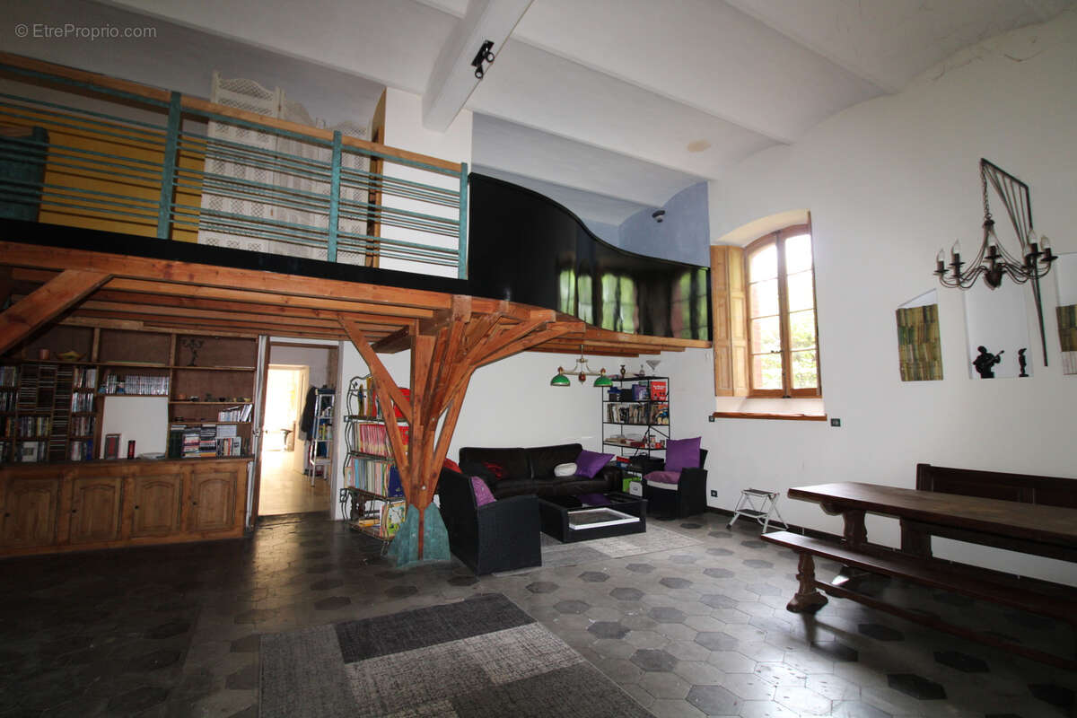 Maison de caractere d'un volume 333 m2  + dependance 86 m2. - photo 42