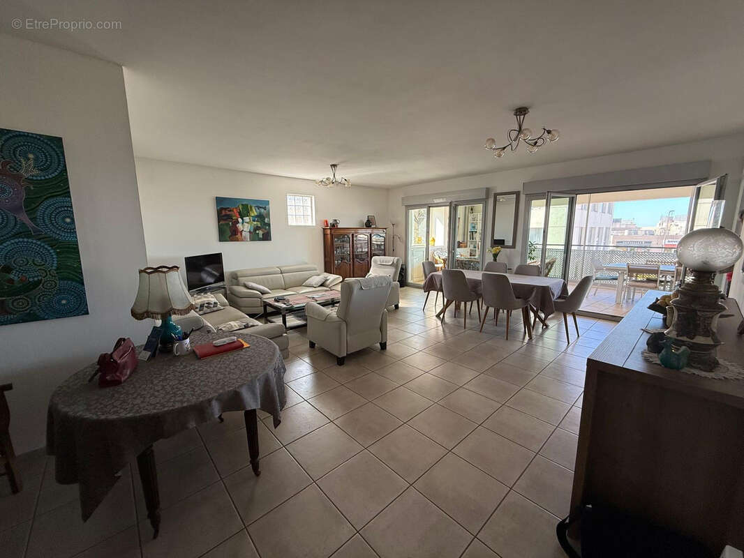 Appartement à MARSEILLE-8E